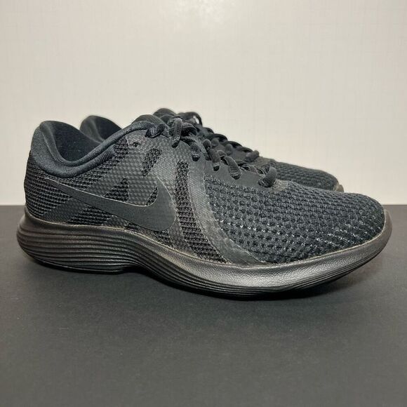 Womens NIKE Revolution 4 Triple Black Running Shoes / Size 6 - Picture 1 of 9